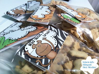 FREE Jungle Theme Snack Bag Labels for Grades K-5 Jungle Theme Crafts, Kindergarten Safari, Jungle Snacks, Jungle Safari Theme Classroom, Kindergarten Animals, Jungle Theme Classroom Decorations, Safari Theme Classroom, Safari Classroom, Preschool Jungle