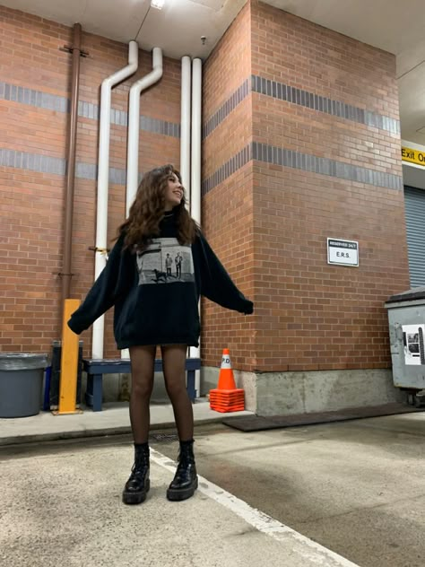 Oversized Hoodie And Tights Outfit, Winter Outfits Edgy Grunge, Dark Aesthetic Outfits Winter, Alt Winter Fits, Edgy Winter Outfits Grunge, Outfits To Wear With Doc Martens, Cold Weather Outfits Grunge, Fluffy Boots Outfits, Grunge Winter Outfits Cold