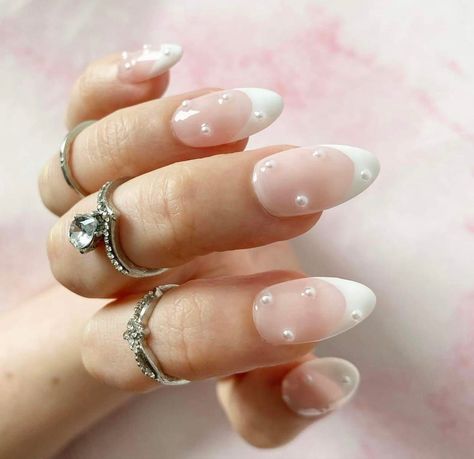 French Tip Pearl, Nails Pearl, Prom 23, Nails Bridal, Best Press On Nails, Nails Gel Nails, Orange Stick, Gel Press, Pearl Nails