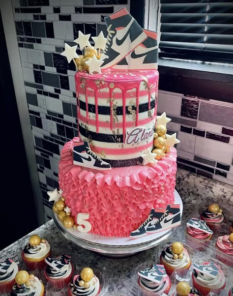 23 Jordan Year Birthday Ideas Pink, Sweet 16 Sneaker Ball Cake Ideas, 21st Birthday Sneaker Ball, Tomboy Sweet 16 Party Ideas, Sneaker Ball Party Ideas Women, Sneakers Cake, Sneaker Birthday Party Ideas Decoration, Sneaker Ball Cake, Sneaker Ball Cake Ideas