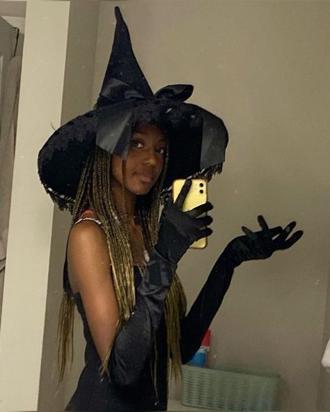 Witch Costume Black Women, Witch Costume Ideas, Black Hair Costume Ideas, Wicked Witch Costume, Costumes 2024, Pretty Costume, Witch Costumes, 2024 Halloween, Witch Halloween Costume