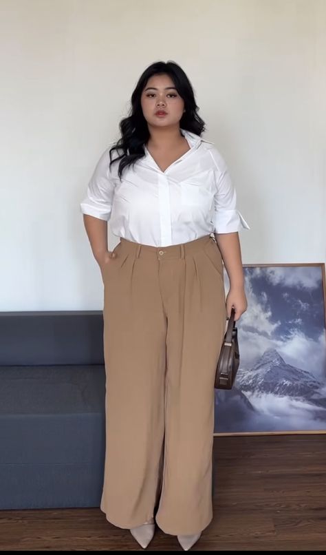 Old Money Style Curvy, Old Money Outfits Plus Size Woman, Midsize Old Money Outfits, Plus Size Formal Wear Work, Old Money Aesthetic Plus Size, Smart Casual Plus Size Women, Old Money Plus Size Outfits, Chubby Outfit Ideas, Plus Size Ootd