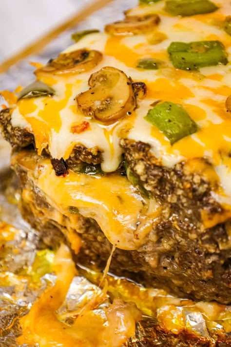 Meatloaf With Gravy, Ground Beef Meatloaf, Cheesy Meatloaf, Meatloaf Casserole, Delicious Meatloaf, Beef Meatloaf, Good Meatloaf Recipe, Best Meatloaf, Philly Cheese