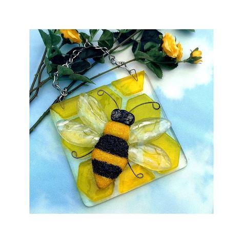 Bee On Honeycomb, Bumble Bee Decorations, Fused Glass Wall Art, Bee Lover Gifts, Glass Suncatchers, Fused Glass Artwork, Fused Glass Ornaments, Glass Fusing Projects, Stained Glass Decor