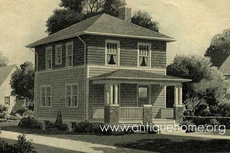 American Foursquare--this one reminds me so much of the one my family owned when I was little. American Four Square House, 1900s House, Sears Kit Homes, American Foursquare, Four Square Homes, Bob Vila, Vintage House Plans, Old Houses For Sale, Kit Home