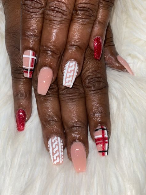 Red Christmas Sweater Nails, Christmas Nails With Sweater Nail, Red And White Sweater Nails, Red Xmas Nails Designs, How To Do Sweater Nails, Sweater Texture Nails, Christmas Nails Ballerina, Holiday Nails Almond, Texture Nails