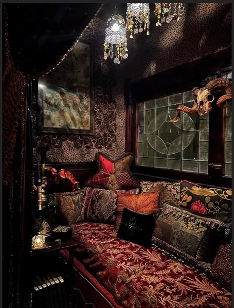 Sunken Living Room, Dark Home Decor, Dark Home, Dreamy Room, Dream Room Inspiration, Gothic Home Decor, Dream House Interior, Room Makeover Inspiration, Cute Room Decor