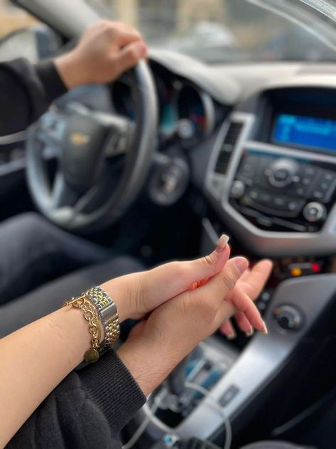 Holding Hands In Car, In Car, Photo Instagram, Cute Couple Pictures, Instagram Pictures, Couple Pictures, Couple Photography, Holding Hands, My Saves