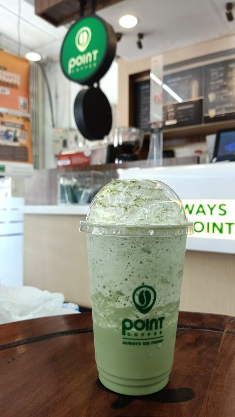 Matcha Frappe Aesthetic, Pap Matcha, Point Coffee Indomaret, Matcha Drink Aesthetic, Matcha Frappe, Makanan Aesthetic, Matcha Cafe, Matcha Aesthetic, Small Waist Workout