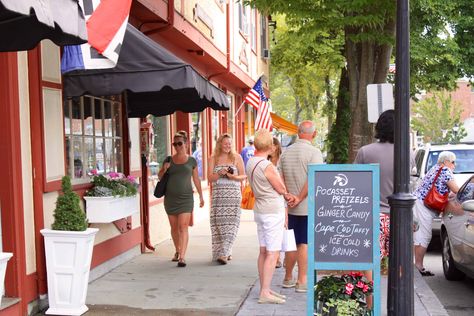 Shopping on Cape Cod (Find 5 Classic Main Streets) Massachusetts Tattoo, Hyannis Cape Cod, Cape Cod Travel, Vineyard Vacation, Cape Cod Vacation, Cape Cod Ma, Punta Arenas, Small Town America, Cape Cod Massachusetts