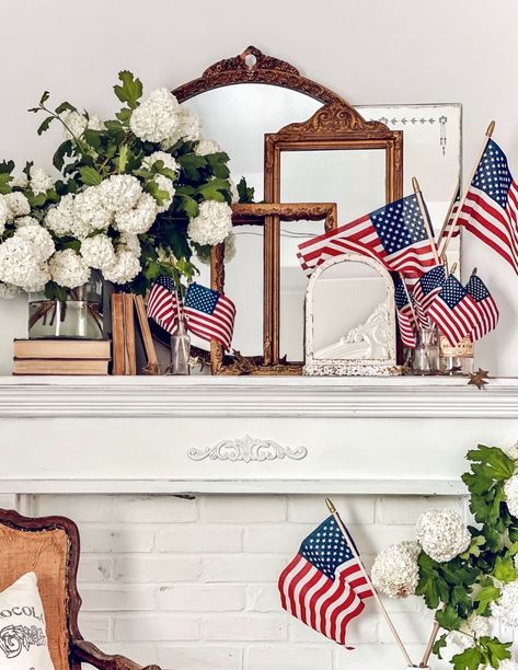 How to Make Your Own Patriotic 4th of July Wreath Farmhouse Summer Decor, Patriotic Porch, Americana Home Decor, Patriotic Centerpieces, Americana Design, Americana Home, July Wreath, Fourth Of July Decor, American Decor