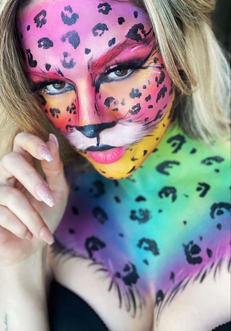 Rainbow makeup body art Animals Makeup, Cheetah Makeup, Rainbow Animals, Body Paintings, Animal Makeup, Rainbow Makeup, Kittens Playing, Cat Makeup, Fantasy Makeup