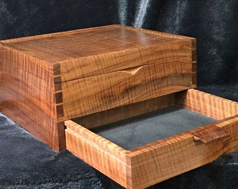 Jewelry Box Wenge and Western Curly Maple - Etsy Wood Jewellery Box Design, Wood Jewelry Box Ideas Diy Projects, Wood Jewelry Box Ideas, Dt Coursework, Small Wooden Storage, Jewelry Boxs, Wooden Box Plans, Small Easy Woodworking Projects, Walnut Jewelry