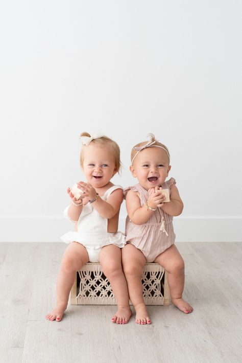 The “G” Twins are 1!…Southern Utah Baby Photographer » B Couture Photography Twins One Year Photoshoot, Family With Twins Photography, Twin 1 Year Photoshoot, Twin Baby Photoshoot, Twins Photoshoot Ideas 1 Year, 1 Year Twins Photo Shoot, Twin Photoshoot Ideas, Twin Family Photoshoot, Twins Photoshoot