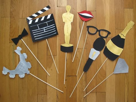 Hollywood Photo Booth Props, Prom Photo Booth Props, Hollywood Party Photo Booth, Hollywood Photo Booth, Red Carpet Photo Booth, Oscars Theme Party, Preschool Graduation Party, Hollywood Birthday Parties, Hollywood Birthday