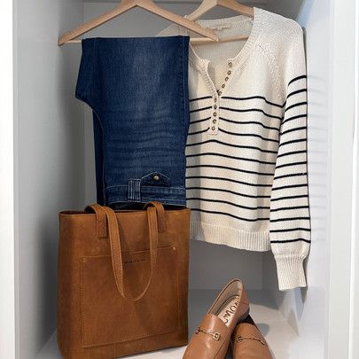 Sneak Peek of the French Minimalist Fall 2023 Capsule Wardrobe + 10 Outfits - Classy Yet Trendy French Teacher Outfit, Classic Fashion Outfits, Create Capsule Wardrobe, 27 Piece, Capsule Wardrobe Planning, French Minimalist, White Casual Sneakers, Classy Yet Trendy, Classic Capsule Wardrobe