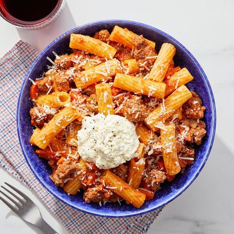 Italian Meat Sauce, Recipe Pasta, Pasta Bolognese, Blue Apron, Meat Sauce, Recipe Card, Lean Protein, Classic Italian, Eating Plans