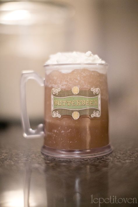 How to Make Slushy #Butterbeer from #HarryPotter Theme Park #recipe #video #tutorial Butterbeer Drink, How To Make Butterbeer, Homemade Snow Cones, Frozen Butterbeer, Snow Cones Recipes, Homemade Snow, Harry Potter Butter Beer, Butterbeer Recipe, Butter Beer