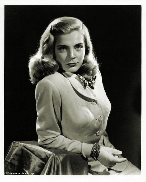 Lizabeth Scott, Gloria Grahame, Noir Detective, Old Hollywood Actresses, Unsolved Mystery, Tough Guy, Movie Buff, Movie Memorabilia, Sirens