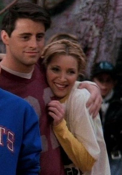 Soulmate Friends, Joey And Phoebe, Chandler Friends, Sing Me To Sleep, Friends Scenes, Ny Life, Friends Cast, Friends Tv Series, Film Pictures