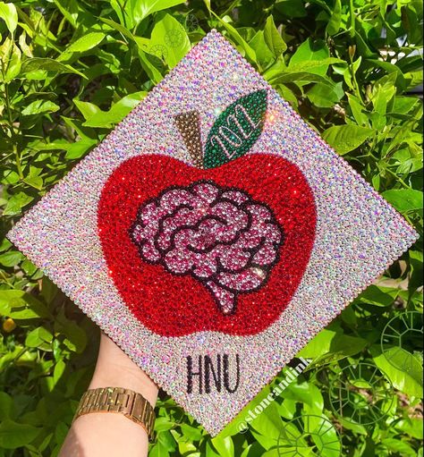 Stone & Ink by Annalise on Instagram: “Holy Names University✨ I hope everyone else is loving the color blend on the brain as much as I am🤩 Again, I love when graduates switch up…” Brain Graduation Cap, Rhinestone Graduation Cap, Psychology Teacher, Custom Graduation Caps, Custom Rhinestone, Graduation Caps, Teacher Apple, Grad Cap, Graduation Cap