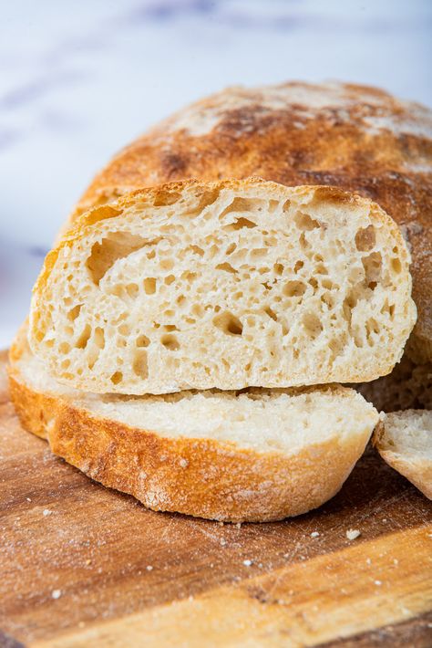 This air fryer bread recipe is so quick and simple to make! With just 6 affordable pantry ingredients and a minimal amount of hands-on time, you can bake delicious air fryer bread much faster than in the oven. Homemade white bread that is soft and fluffy inside with a perfect golden brown crust is ideal for serving as a snack, side dish or using to make your favorite sandwiches. Get the easy air fryer bread recipe!! #airfryerbread #breadrecipes Homemade Bread In Air Fryer, Airfryer Bread Recipes, Airfryer Bread, Air Fryer Thanksgiving, Air Fryer Christmas, Bread In Air Fryer, Baking Homemade Bread, Egg Recipes For Lunch, Air Fryer Bread