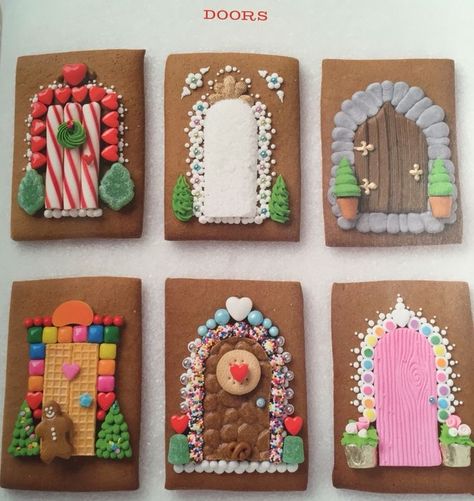 Ginger Bread House Hacks, Ginger Bread House Designs, Gingerbread House Decoration Ideas, Gingerbread Doors, Cookie House Ideas, Gingerbread House Hacks, Ginger Bread Decorations, Amazing Gingerbread Houses, Gingrtbread Houses Ideas