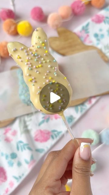 142K views · 3.4K likes | Precious Simons on Instagram: "Follow @bakedbyprecious for more Spring and Easter treat inspo!!   @pebblescereal Dipped marshmallow treats!! If you’ve been around a while you know fruity pebbles is a fav cereal!! Mixed with melted marshmallow and butter, it’s even better!!!   Shaped as bunnies and dipped into @stoverandcompany eleven o one white deluxe chocolate  @colour.mill Lemon, coral, and sky blue use code PRECIOUS10 to save!  @wiltoncakes spring nonpareils   #fruitypebbles #fruitypebblesmarshmallowtreats #bunnymarshmallowtreats #bakedbyprecious #fruitypebblestreats #dippedcerealtreats #springtreats #eastertreats #easterdesserts" Easter Candy Recipes, Melted Marshmallow, Easter Sweet Treats, Easter Cake Pops, Easter Bunny Treats, Easter Snacks, Easter Sweets, Bunny Treats, Easter Desserts Recipes