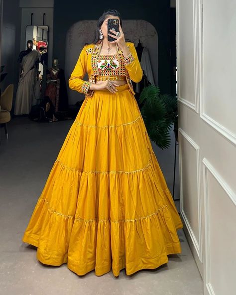 Gamthi Chaniya Choli, Garba Look, Gamthi Work, Chaniya Choli Designs, Haldi Outfits, Trendy Outfits Indian, Long Gown Design, Stitched Lehenga, Lehenga Designs Simple