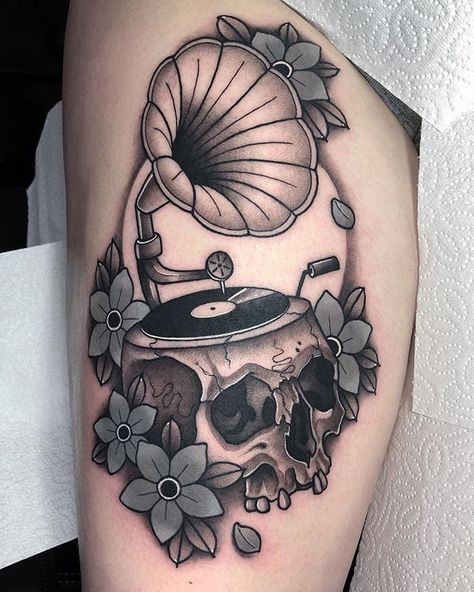 Skull gramophone for the lovely Laura. Thanks for the fun idea! • I still have a few days available in April ✨ For appointments/info please… Gramophone Tattoo, Coffin Tattoo, Amsterdam Tattoo, C Tattoo, Inspiration Tattoos, Tatuaje A Color, Music Tattoos, Badass Tattoos, Tattoo Feminina