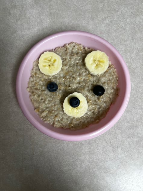 Cute Oatmeal, Oatmeal Ideas, Healthy Lunch Snacks, Kawaii Cooking, Low Cal Recipes, Cute Snacks, Easy Food Art, Yummy Comfort Food, Food Inspo