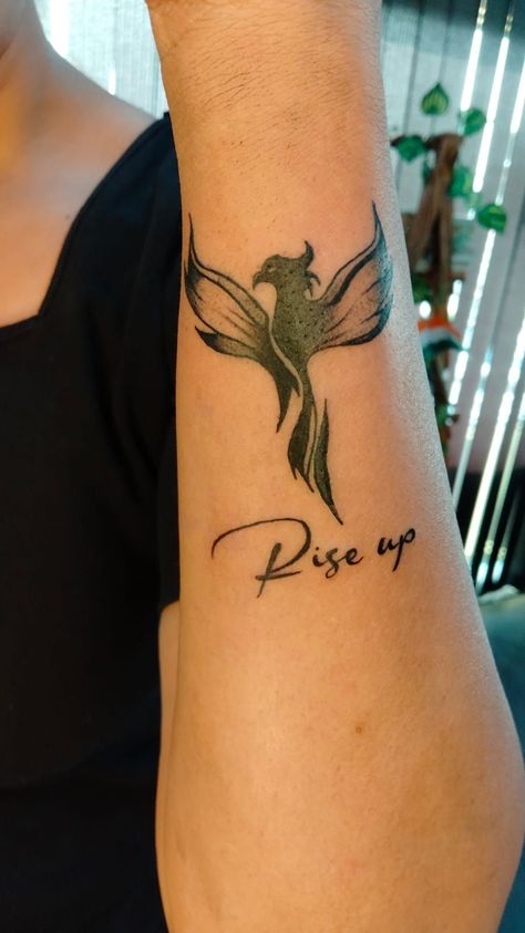 Rising Phoenix Tattoo Feminine Arm, Phoenix Wrist Tattoo, Still I Rise Phoenix Tattoo, Rise Up Tattoo, Phoenix Tattoo Sleeve, Ankle Band Tattoo, Wrist Tatoo, Cute Sister Tattoos, Tattoo Fe