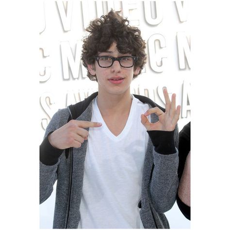 matt bennett | Tumblr ❤ liked on Polyvore Robbie Victorious, Matt Bennett, Icarly And Victorious, Victorious Cast, Nerdy Guys, Cute Nerd, Ariana Grande Gif, Icarly, Photoshoot Concept