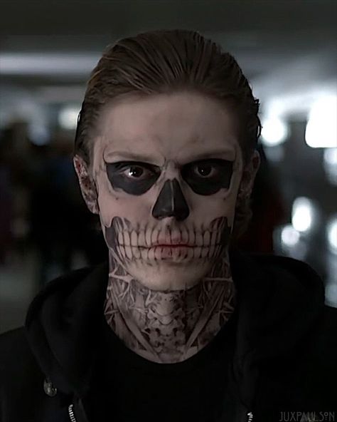 Peter Evans, Tate Langdon, Iconic Wallpaper, Skull Makeup, Thriller Movies, Evan Peters, Original Movie, Horror Story, Room Posters