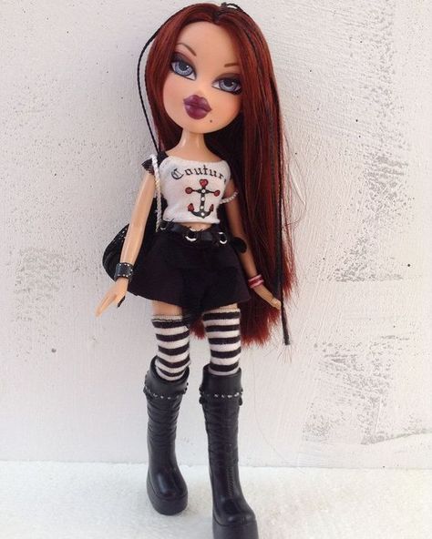 #Fashion #Bratz #BratzDolls #Fancy #MuñecasBratz #Dolls Roxxi Bratz, Bratz Treasures, Black Bratz Doll, Bratz Doll Outfits, Brat Doll, Bratz Girls, Nostalgia Aesthetic, Rave Fashion, Future Clothes