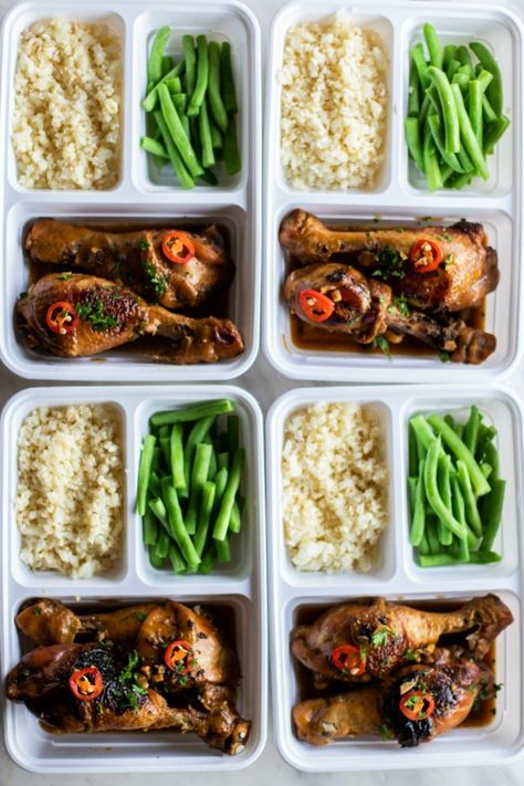 Chicken Adobo Meal Prep - from a real family just trying to do their best to be healthy #whole30 #paleo #grainfree #glutenfreerecipes Meal Prep Business, Meal Service, Meal Prep On Fleek, Chicken Adobo, Kids Lunches, Adobo Chicken, Lunchbox Ideas, Box Food, Macro Meals