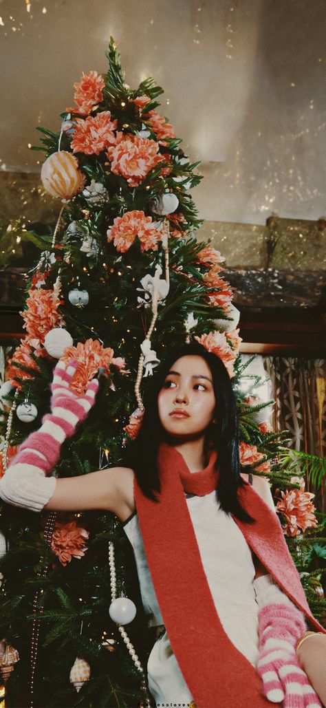 RYUJIN WALLPAPER Ryujin Itzy Christmas, Itzy Christmas Wallpaper, Itzy Christmas, Ryujin Wallpaper, N Photo, Jennie Coachella, Shin Ryujin, Itzy Ryujin, Wall Papers