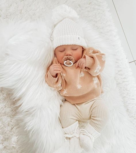 New Born Outfits Baby Girl, Newborn Girl Winter Outfits, Baby Winter Outfits Girl, Newborn Baby Outfits Girl, Newborn Fall Outfits, Winter Newborn Outfits, Newborn Winter Outfits, Newborn Outfits Girl