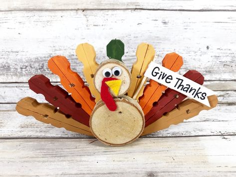 Craft For Thanksgiving, Turkey Craft For Kids, Thanksgiving Wood Crafts, Carrot Craft, Create A Flag, Clothespin Crafts Christmas, Turkey Crafts Kids, Yellow Crafts, Red Crafts