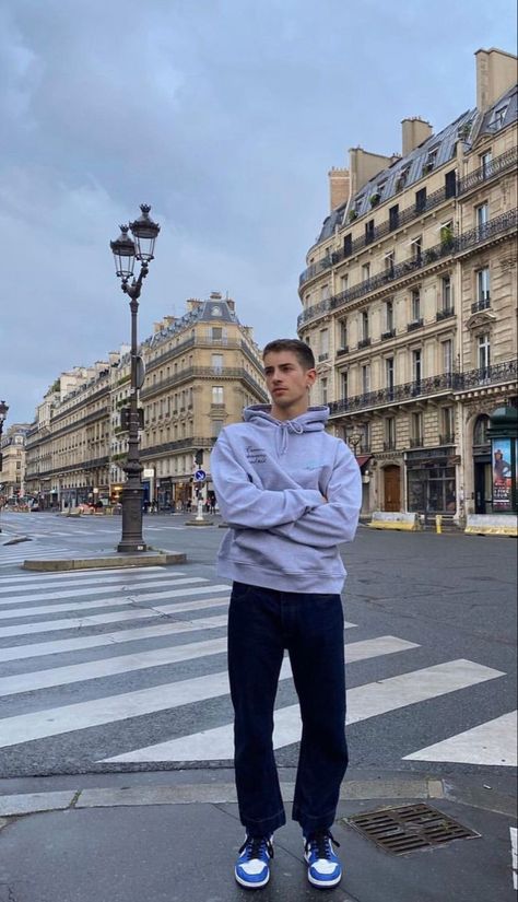 London Photo Ideas, Paris Photo Ideas, Paris Mens Fashion, Mens Photoshoot Poses, Aesthetic Outfits Men, Instagram Men, London Pictures, Trendy Fits, Men Photoshoot