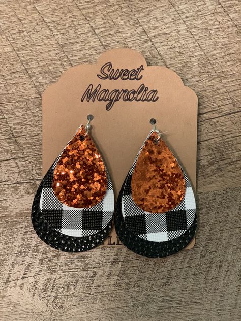 Cricut Halloween Earrings, Thanksgiving Cricut Earrings, Thanksgiving Faux Earrings, Fall Faux Leather Earrings, Holiday Faux Leather Earrings, Vinyl Earrings, Cricut Jewelry, Cricut Patterns, Silhouette Jewelry