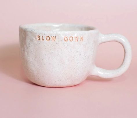 Funny Ceramic Mugs, Handmade Mugs, Creative Advertising Design, Diy Ceramic, Keramik Design, Clay Mugs, Pottery Crafts, Diy Pottery, Ceramics Projects