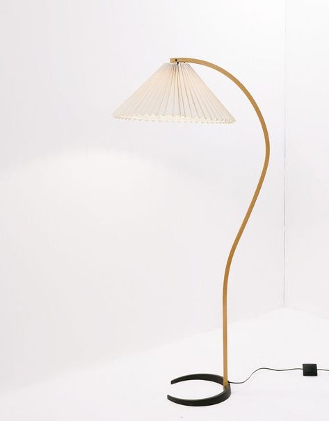 Caprani Lamp, Mid Century Modern Floor Lamp, Mid Century Modern Floor, Mid Century Modern Floor Lamps, Danish Lighting, Floor Lamp Styles, Modern Floor Lamp, Mid Century Scandinavian, Modern Floor