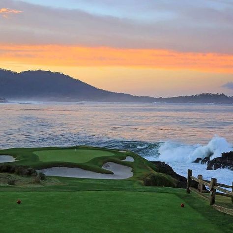 Monterey Bay California, Pebble Beach California, Golf Course Photography, Dreamscape Architecture, Golf Inspiration, Vision Board Images, Golf Art, Vision Board Pictures, Beach Golf