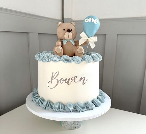 Tort Baby Shower Boy, 1st Birthday Cake Boy Simple, Boy 1st Birthday Cake, Simple Blue Birthday Cake, Simple Bear Cake, First Birthday Cake Blue, Bear And Balloon Cake, Teddy Bear Balloon Birthday Cake, Cake Bear Baby Boy