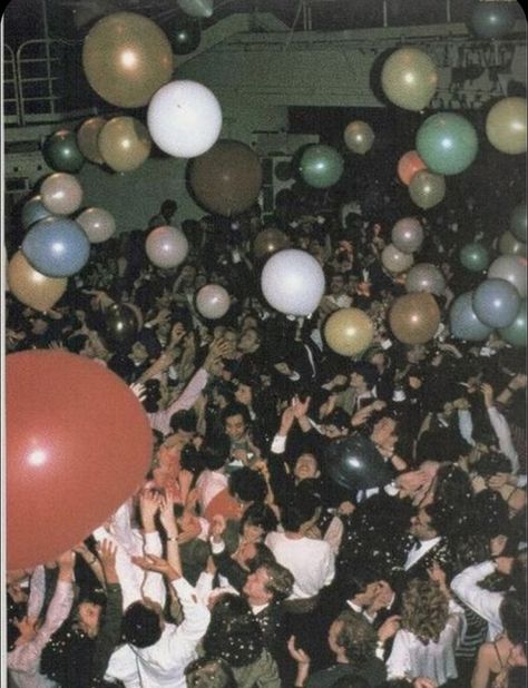 #teen #fever #teenager #vibes Studio 54 Photos, Aesthetic Photography People, 21st Party, Dance Club, Studio 54, Aesthetic Indie, School Dances, Aesthetic Photography Grunge, Birthday Poster