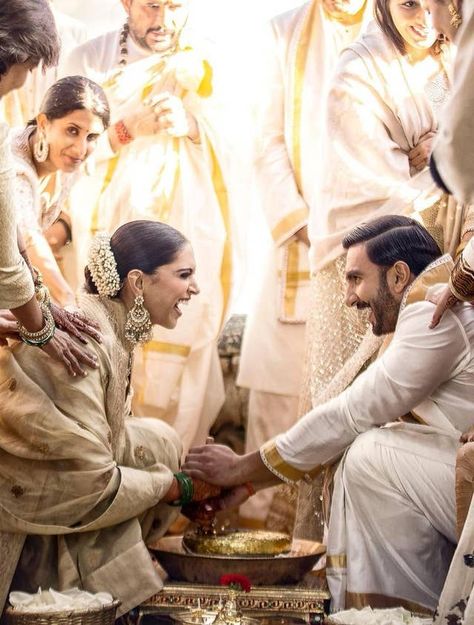 Ranveer And Deepika Posted Super Happy Pictures From Their Wedding And My Heart Can't Take It Deepika Ranveer Wedding, Konkani Wedding, Deepika And Ranveer, Celebrities Wedding, Asian Attire, Deepika Ranveer, Bridal Mehendi, Bollywood Couples, Happy Pictures