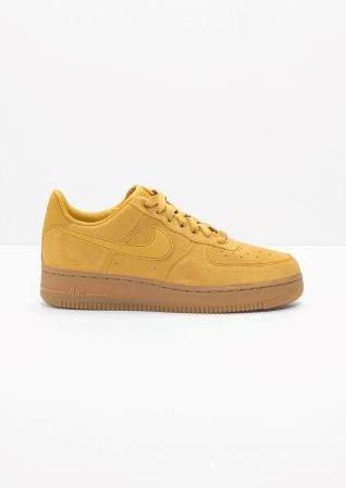 & Other Stories | Nike Air Force 1 ‘07 Mustard Shoes, Uggs Outfit, Nike Air Force 1 07, Clothing Online Shop, New Nike Air, Girls Sneakers, Nike Air Max 90, Fashion Story, Nike Running