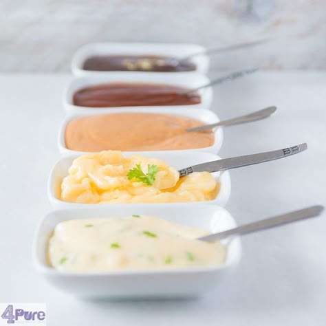 gourmet recept 5 sausjes - raclette recipe 5 sauces Fondue Dippers Sauces, Raclette Dips, Fondue Sauces, Raclette Recipes Dinners, Fondue Dipping Sauces, Raclette Dinner Party, Raclette Recipes, Gourmet Sauces, Delicious Sauces