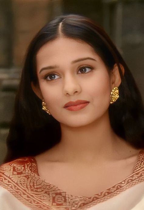 Amrita Rao Aesthetic, Poonam Vivah Movie, Vivah Amrita Rao, Amrita Rao 90s, 90s Indian Actresses, Vivah Movie Pics, Amrita Rao Vivah, Old Actress Indian, Vivah Movie